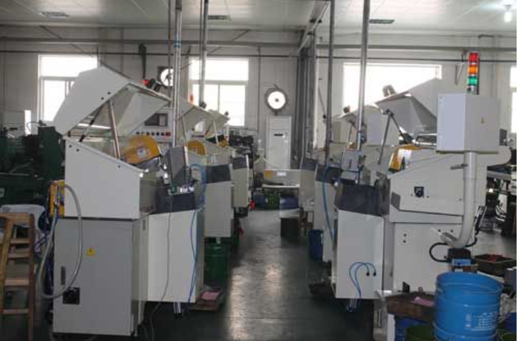 Full automatic cutting machine